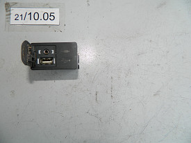 USB-AUX ПОРТ (86190-30030) LEXUS GS250-350-450 L10 2011-2020
